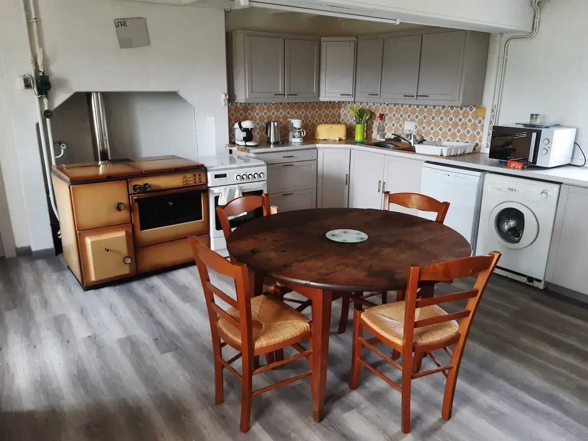 Maison 100 m² avec jardin et barbecue à Charron - Photo 2