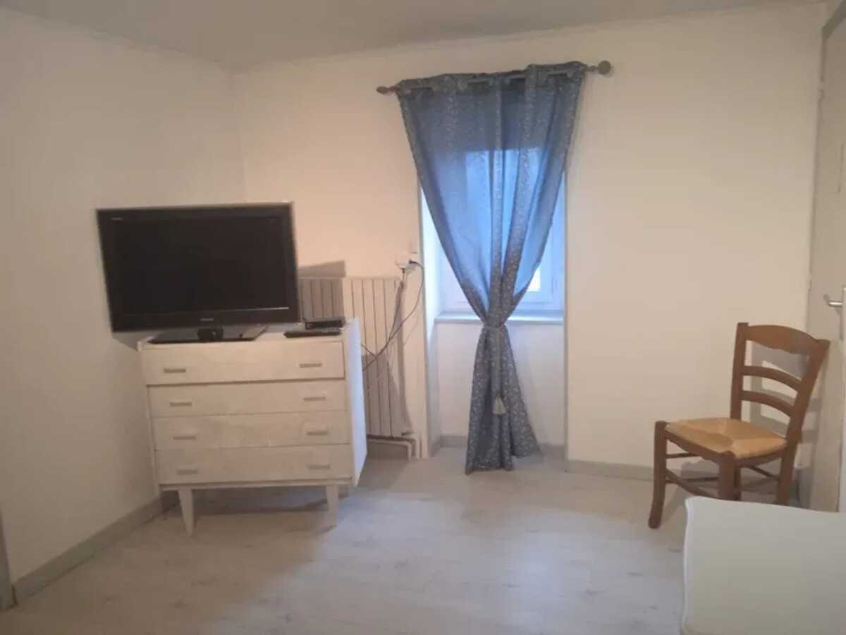 Maison 100 m² avec jardin et barbecue à Charron - Photo 4