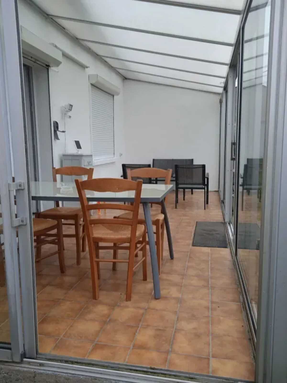 Maison 100 m² avec jardin et barbecue à Charron - Photo 6