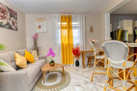 Appartement avec piscine privée et vue mer à Pointe-Noire : photo 3