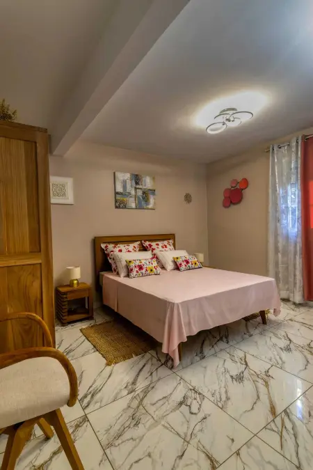 Appartement avec piscine privée et vue mer à Pointe-Noire : photo 8