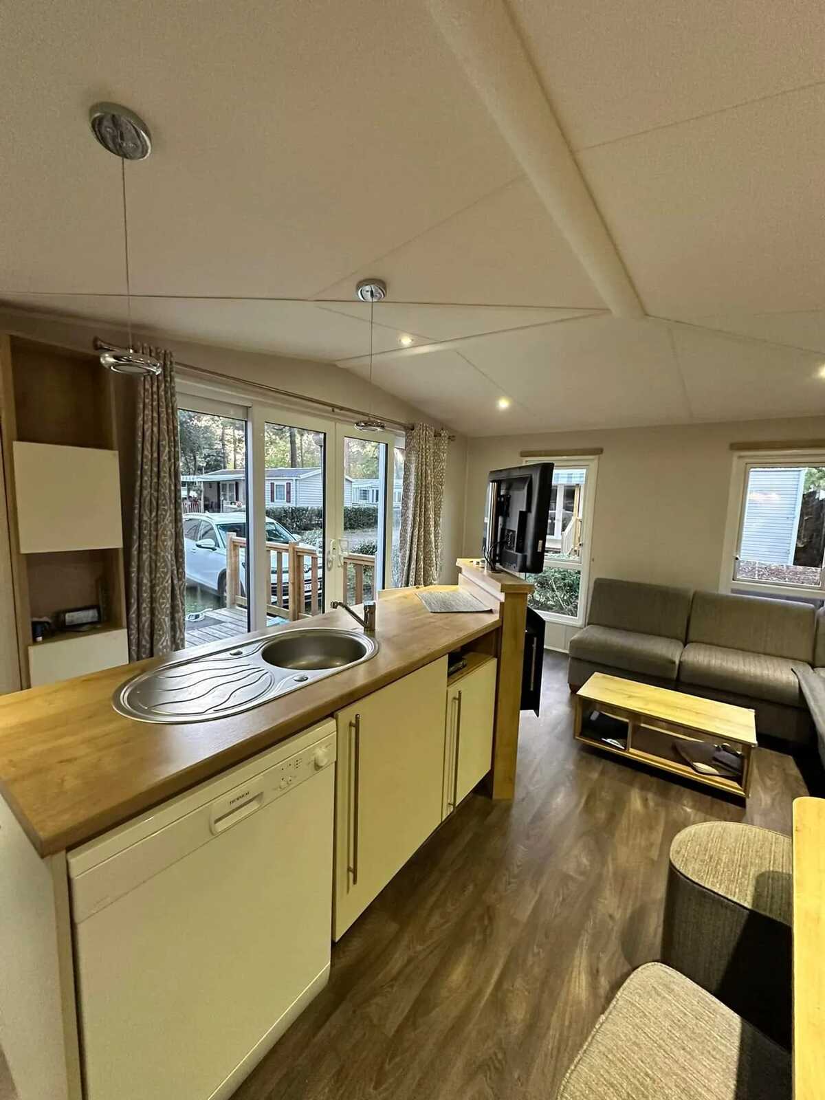 Bungalow 6 personnes à Saint-Jean-de-Monts, piscine et terrasse - Photo 1
