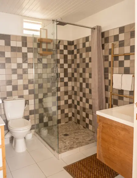 Appartement familial avec jardin clos et vue mer au Robert : photo 7