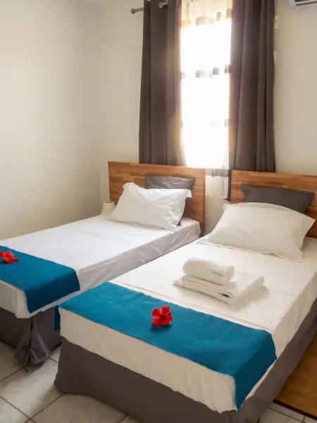 Appartement familial avec jardin clos et vue mer au Robert : photo 12
