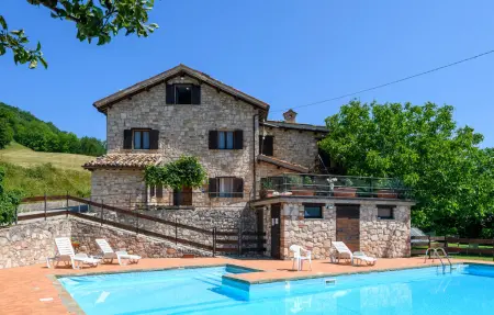 Location appartement à Montemonaco