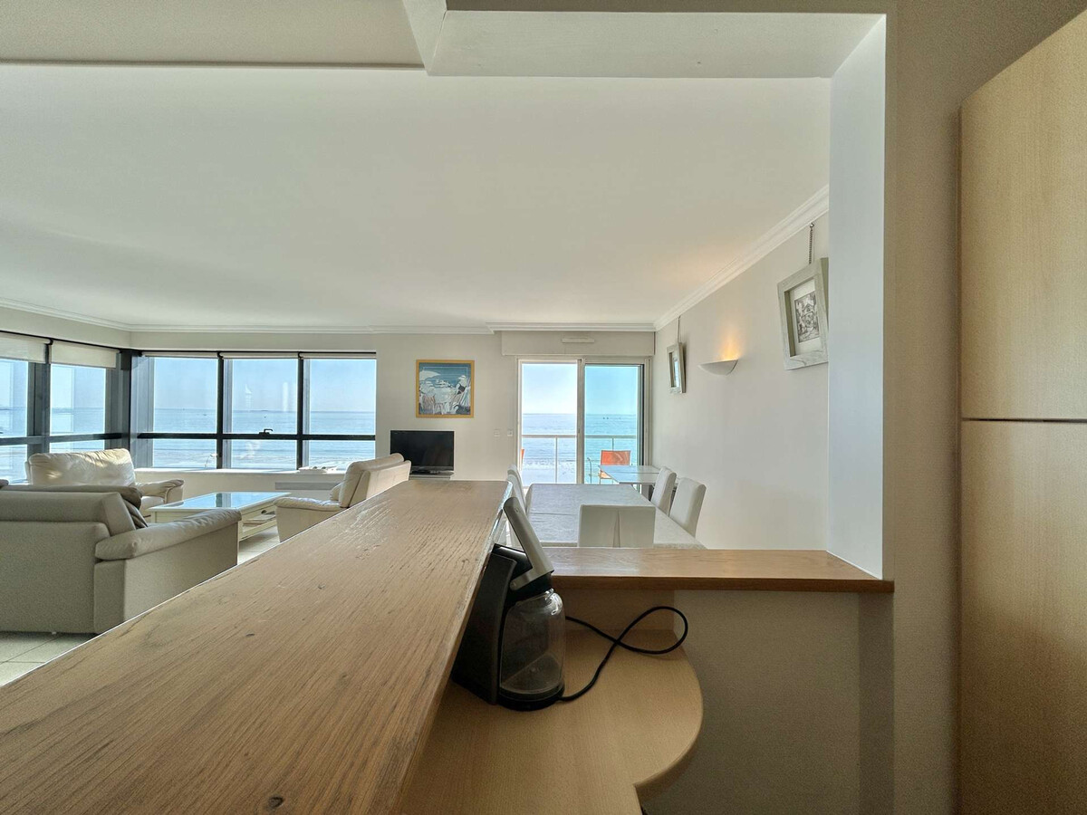 Appartement 2 chambres, 2 terrasses à 10 m de la plage - Photo 4