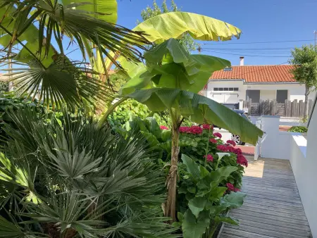 Location appartement à Saint Gilles Croix de Vie, Studio à 100m de la plage avec terrasse privée