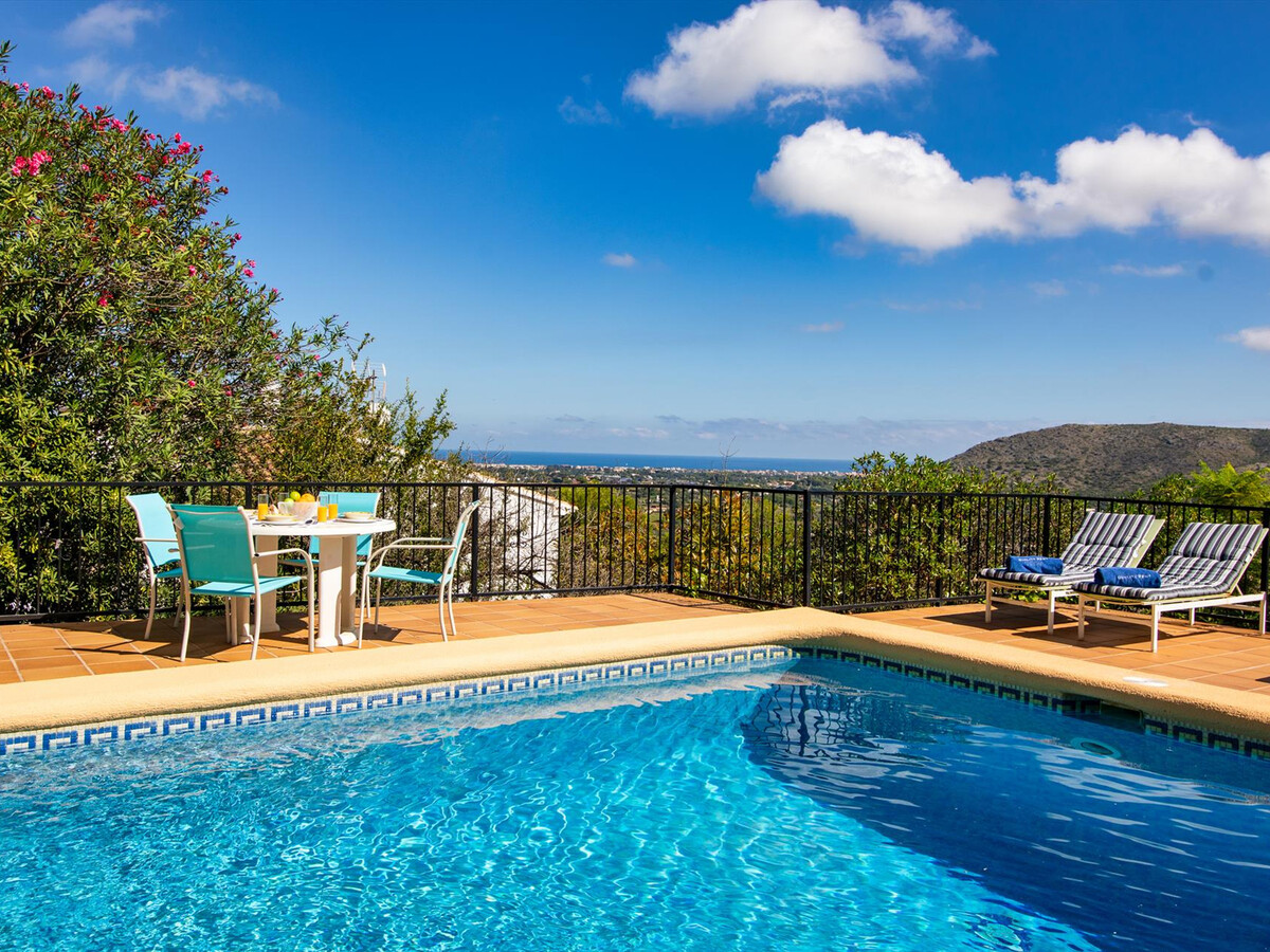 Villa Arriba à Denia : 3 étages, piscine 8x4m, vue golf - Photo 4