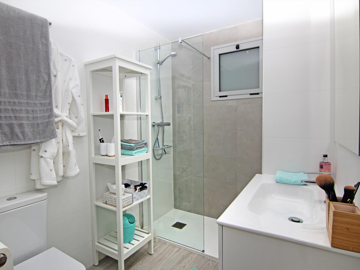 Marina Real - Appartement moderne face à la piscine, Denia - Photo 12