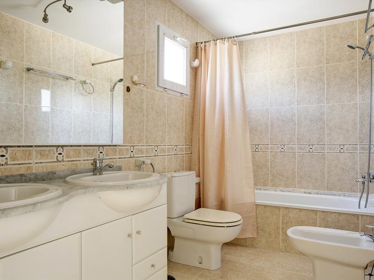 Maison 6 pers avec jardin privé et piscine, plage à 5 min - Photo 15