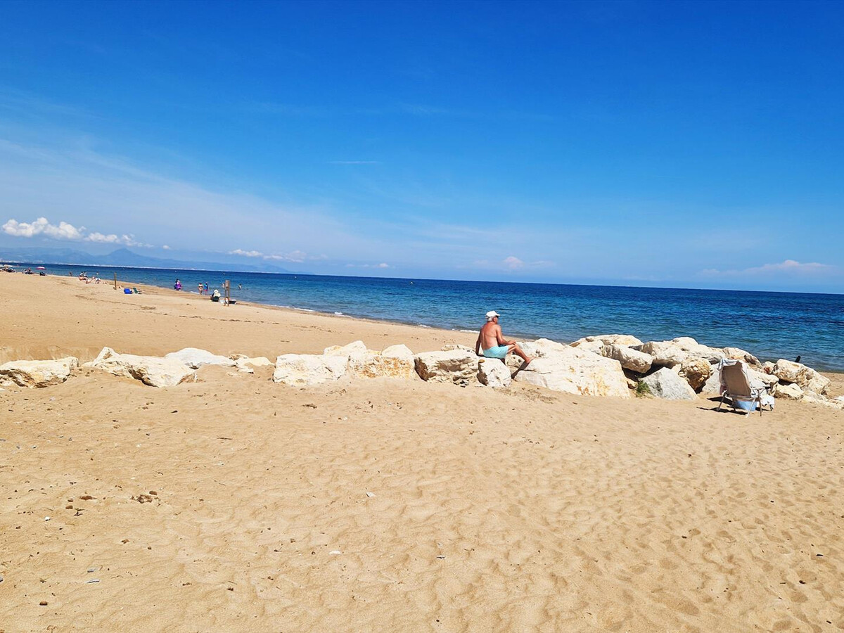 Studio beachfront à Dénia, accès direct plage Bovetes - Photo 13