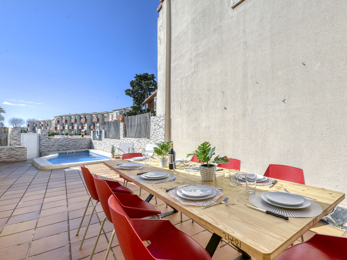 Maison Delfín – 4 chambres, piscine et vue canal à Empuriabrava - Photo 1