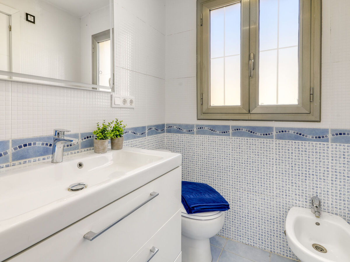 Maison Delfín – 4 chambres, piscine et vue canal à Empuriabrava - Photo 19