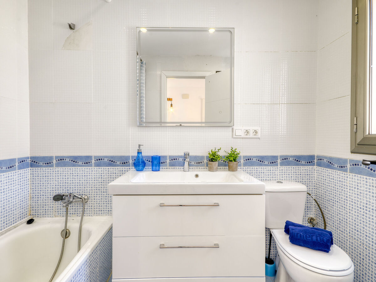 Maison Delfín – 4 chambres, piscine et vue canal à Empuriabrava - Photo 20