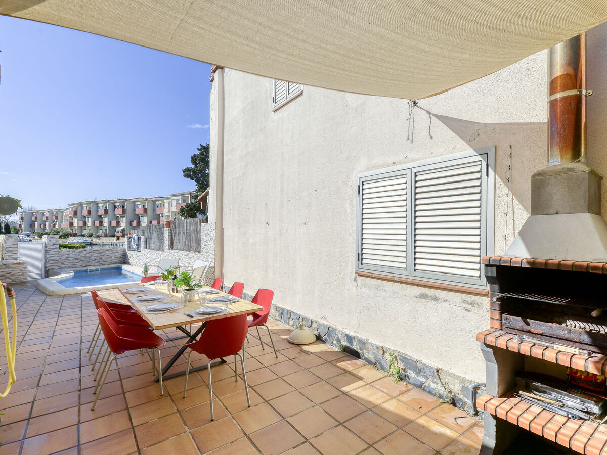 Maison Delfín – 4 chambres, piscine et vue canal à Empuriabrava - Photo 21