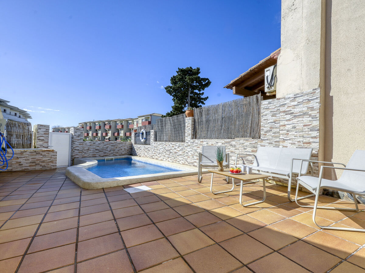 Maison Delfín – 4 chambres, piscine et vue canal à Empuriabrava - Photo 23