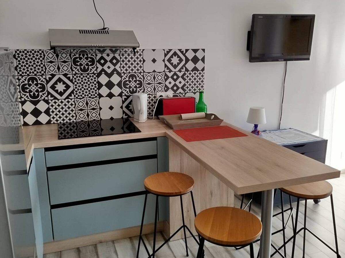 Studio cabine 28m² climatisé, piscine et parking à Bormes - Photo 5