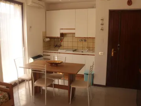 Apt 2 pièces Sole del Garda à Lazise, accès piscine : photo 8
