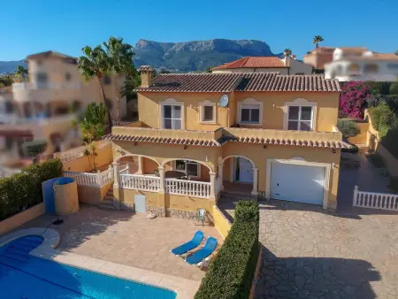 Location villa à Calp, Villa charmante à Calpe avec piscine privée, proche plage et loisirs, idéale pour familles et amis.