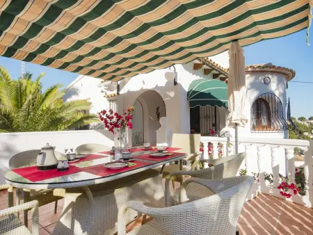 Villa classique avec piscine privée, jardin et climatisation à Benissa : photo 32