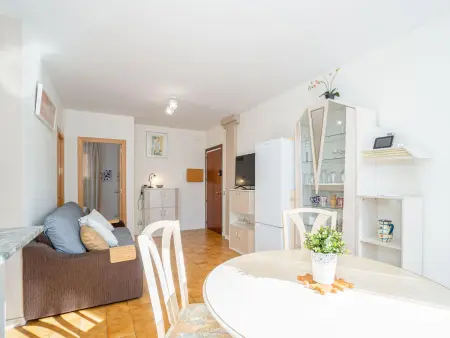 Location appartement à Empuriabrava, Charmant appartement 1 chambre avec piscine, clim, WiFi à Empuriabrava