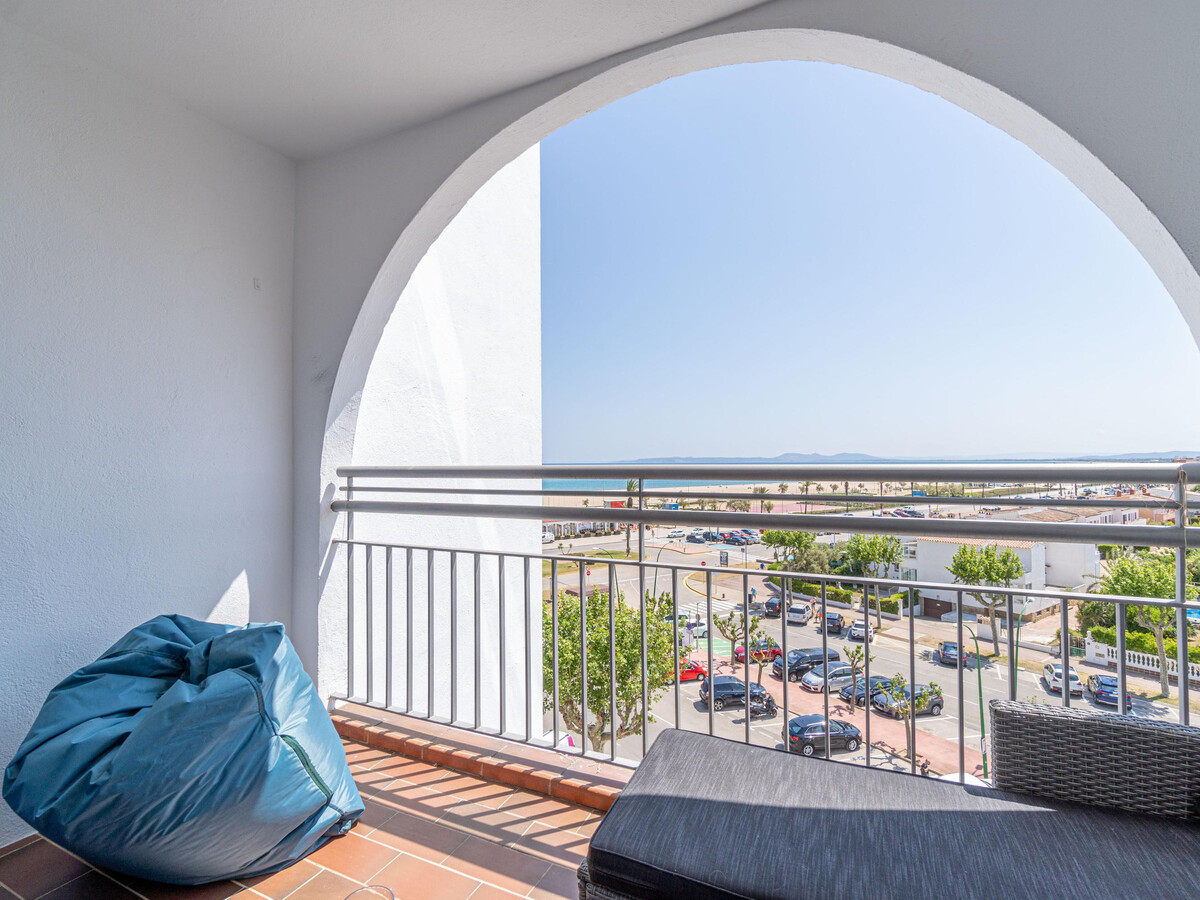 Duplex moderne 50m de la plage à Empuriabrava - Photo 1
