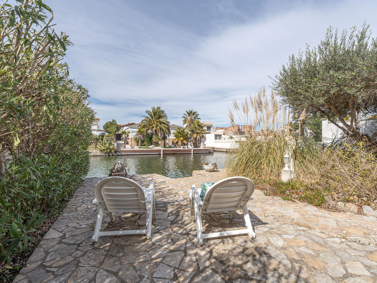 Villa 2 chambres avec amarre privée 12,5 m à Empuriabrava - Photo 7