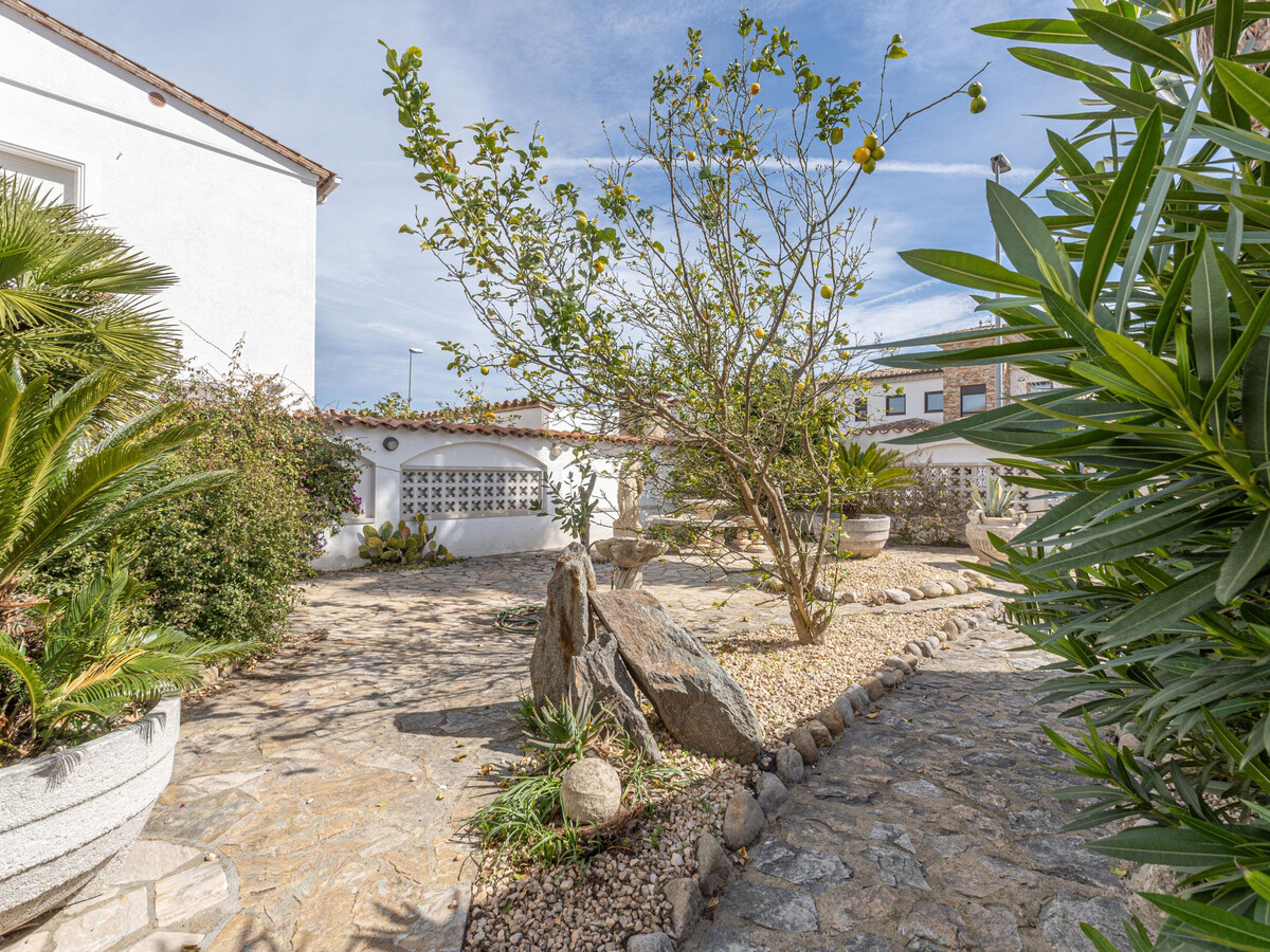 Villa 2 chambres avec amarre privée 12,5 m à Empuriabrava - Photo 11