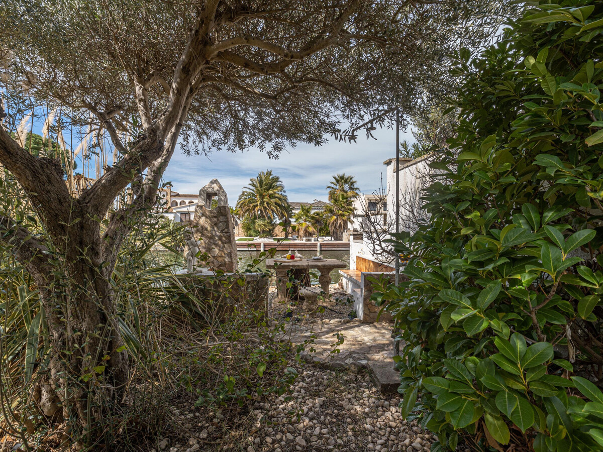 Villa 2 chambres avec amarre privée 12,5 m à Empuriabrava - Photo 18