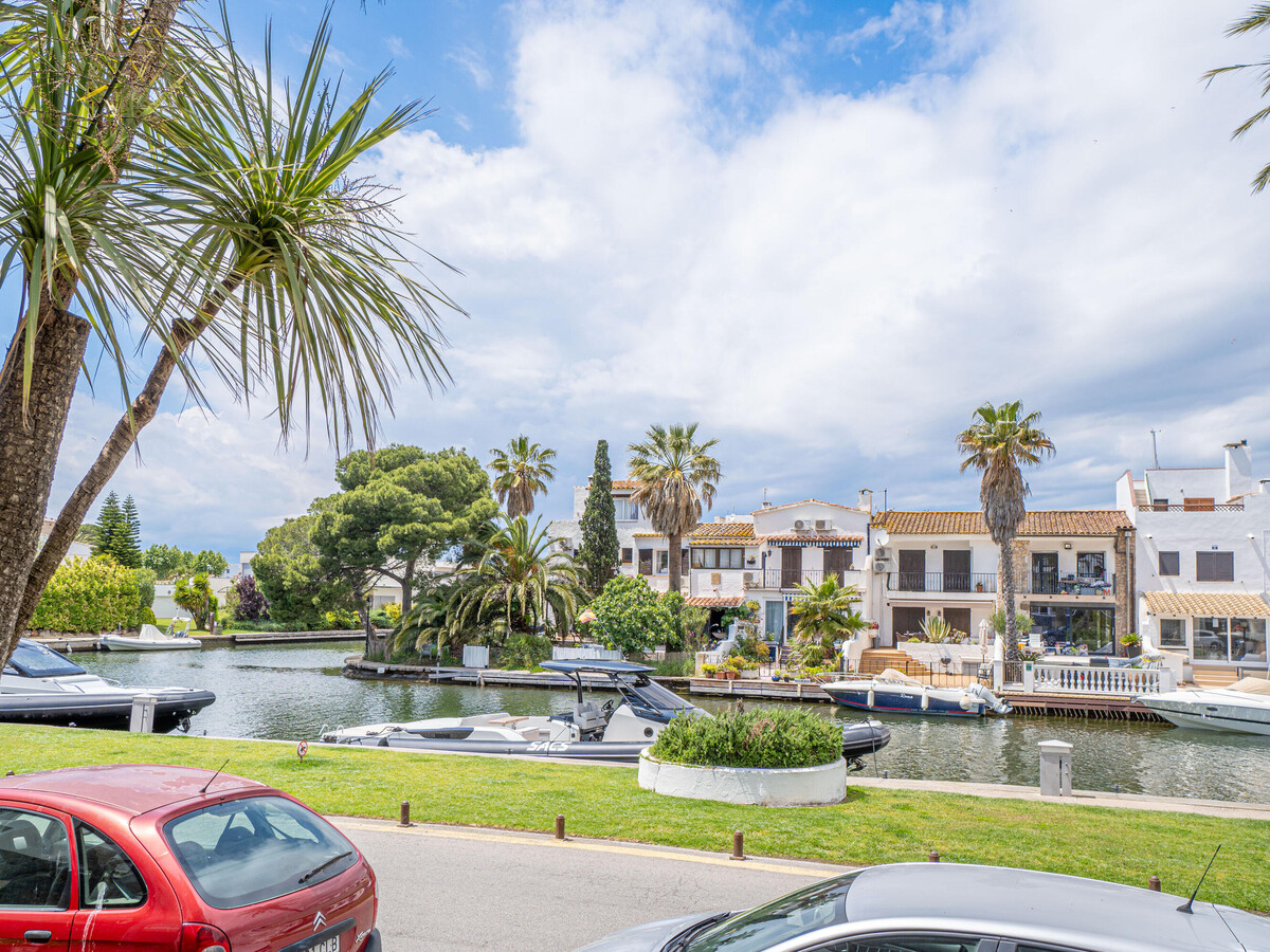 Appartement 1 chambre avec parking et vue canal à Empuriabrava - Photo 2