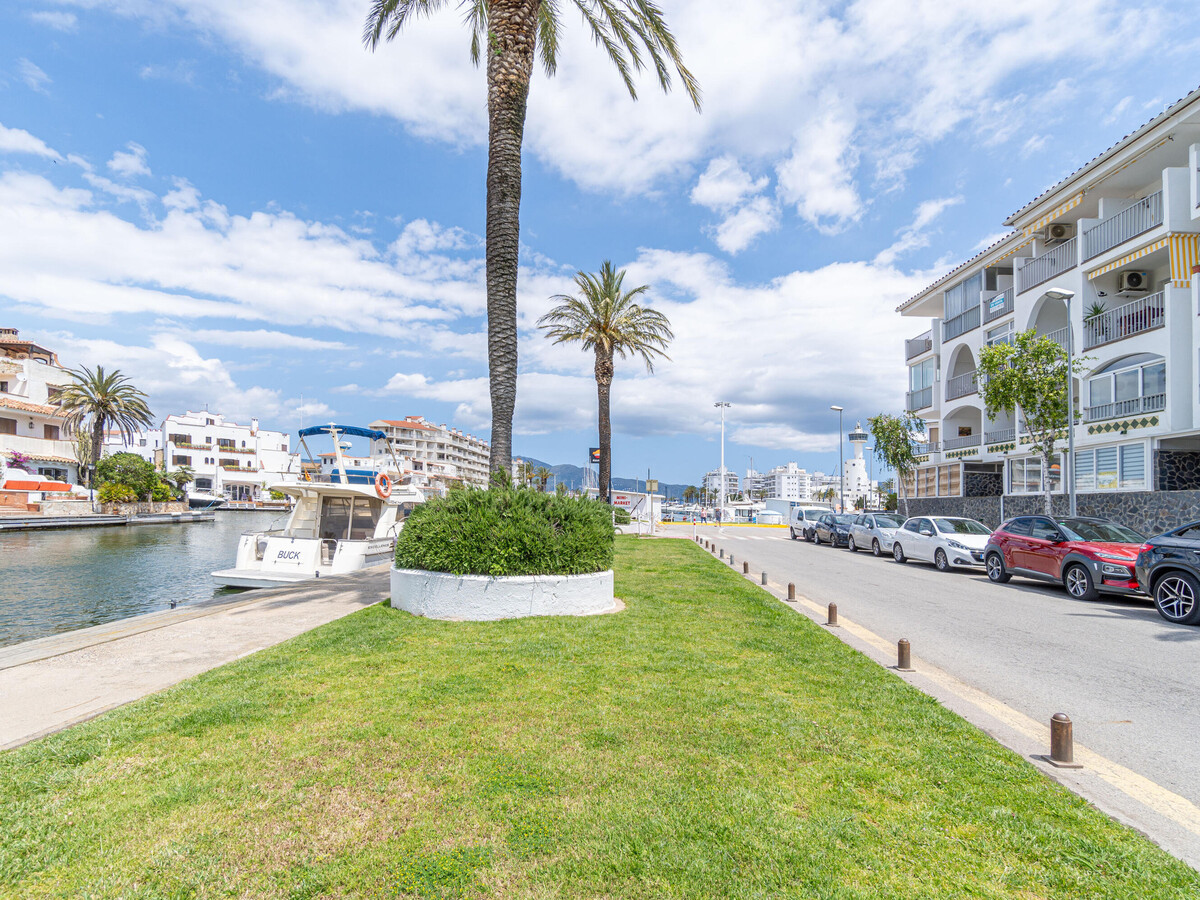 Appartement 1 chambre avec parking et vue canal à Empuriabrava - Photo 20