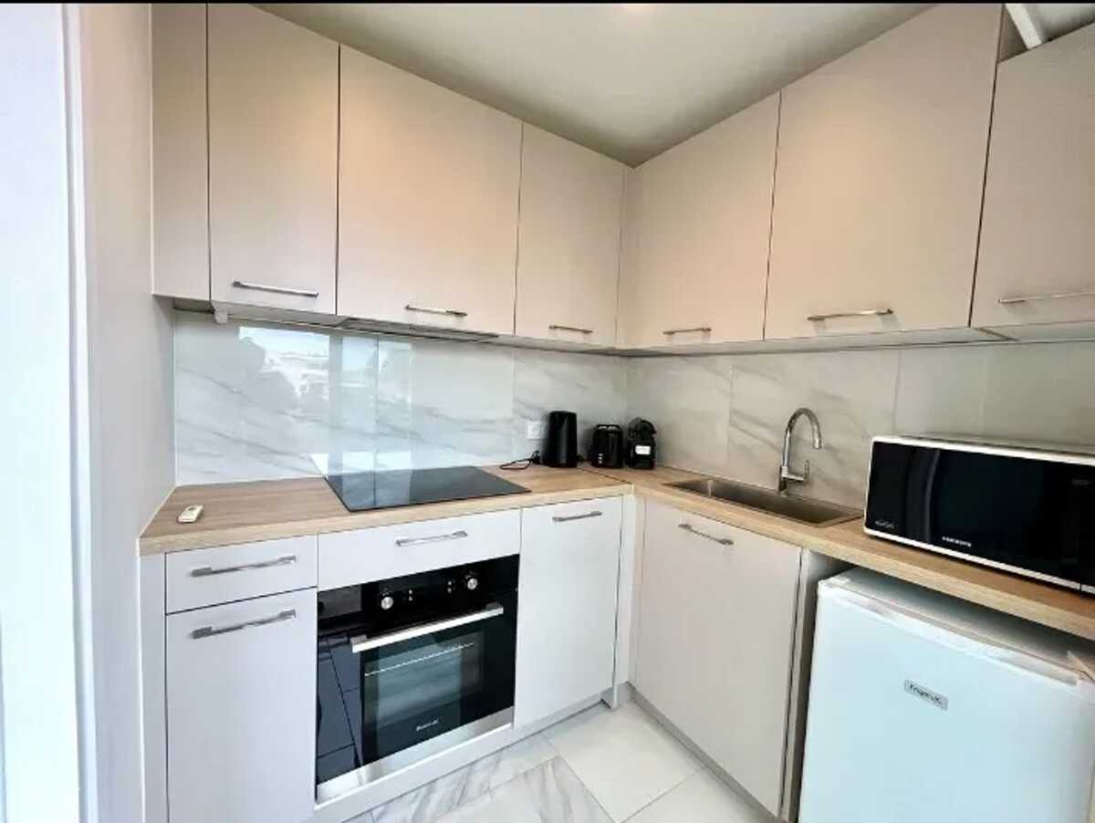 Studio 30 m² balcon privé à Juan les Pins - Photo 11