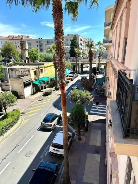 Appartement moderne à Juan-les-Pins avec parking, à 100 m de la plage : photo 10