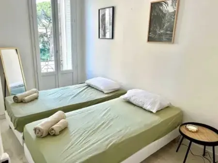Appartement moderne à Juan-les-Pins avec parking, à 100 m de la plage : photo 12