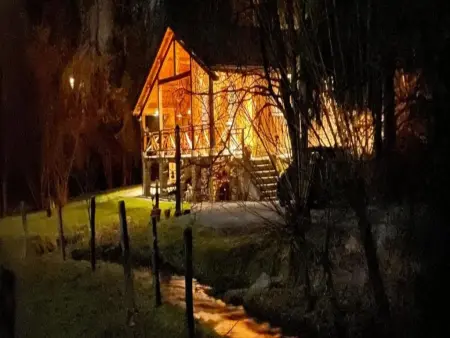 La Linotte : chalet en bois au bord de rivière à Arville, Belgique : photo 4