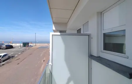 Appartement face à la mer à Ostende, plage à 40 m, balcon : photo 2