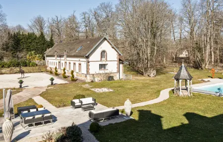 Location maison à Gien, Suite Frênes avec piscine