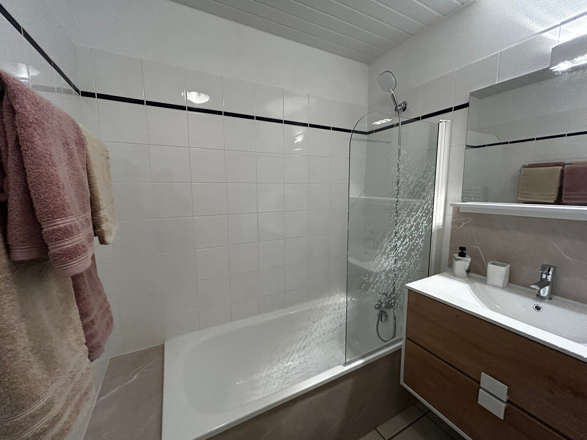 T2 rénové avec piscine chauffée à La Roche-Posay - Photo 3