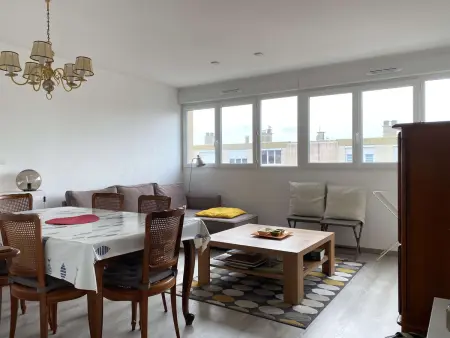 Location appartement à Balaruc les Bains, Appartement 3 pièces avec balcon et climatisation à Balaruc-les-Bains