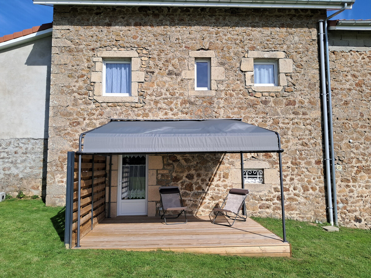 Gîte des Lardons à Raucoules, 6 pers., terrasse - Photo 3