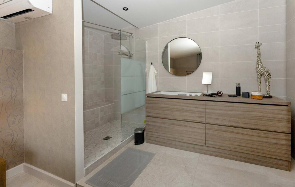 Maison design avec piscine et vue mer à Sète - Photo 24