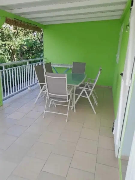 Appartement familial à Bouillante de 66 m² avec jardin - Photo 2