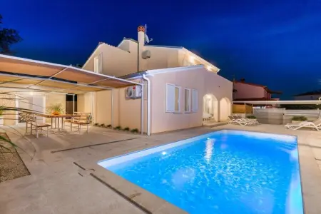 Location villa à Pula, Appartement en Croatie près de la côte