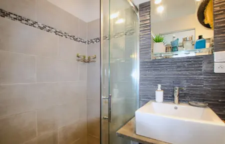 Maison 3 chambres avec piscine privée près d'Avignon : photo 16