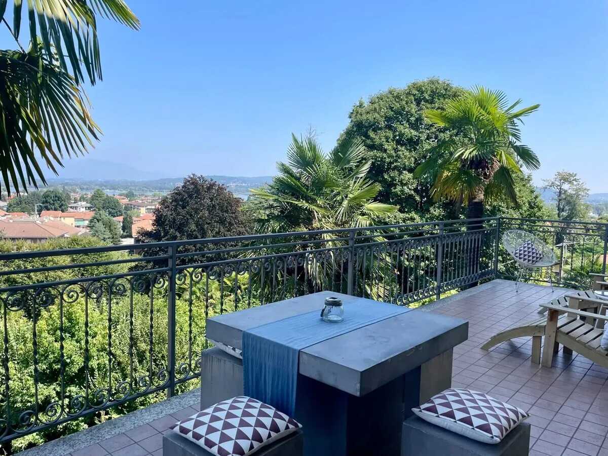 Appartement avec vue sur le lac et les montagnes à Arona - Photo 1
