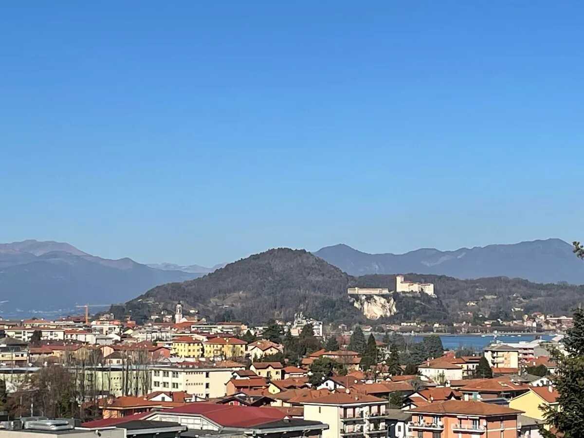 Appartement avec vue sur le lac et les montagnes à Arona - Photo 16