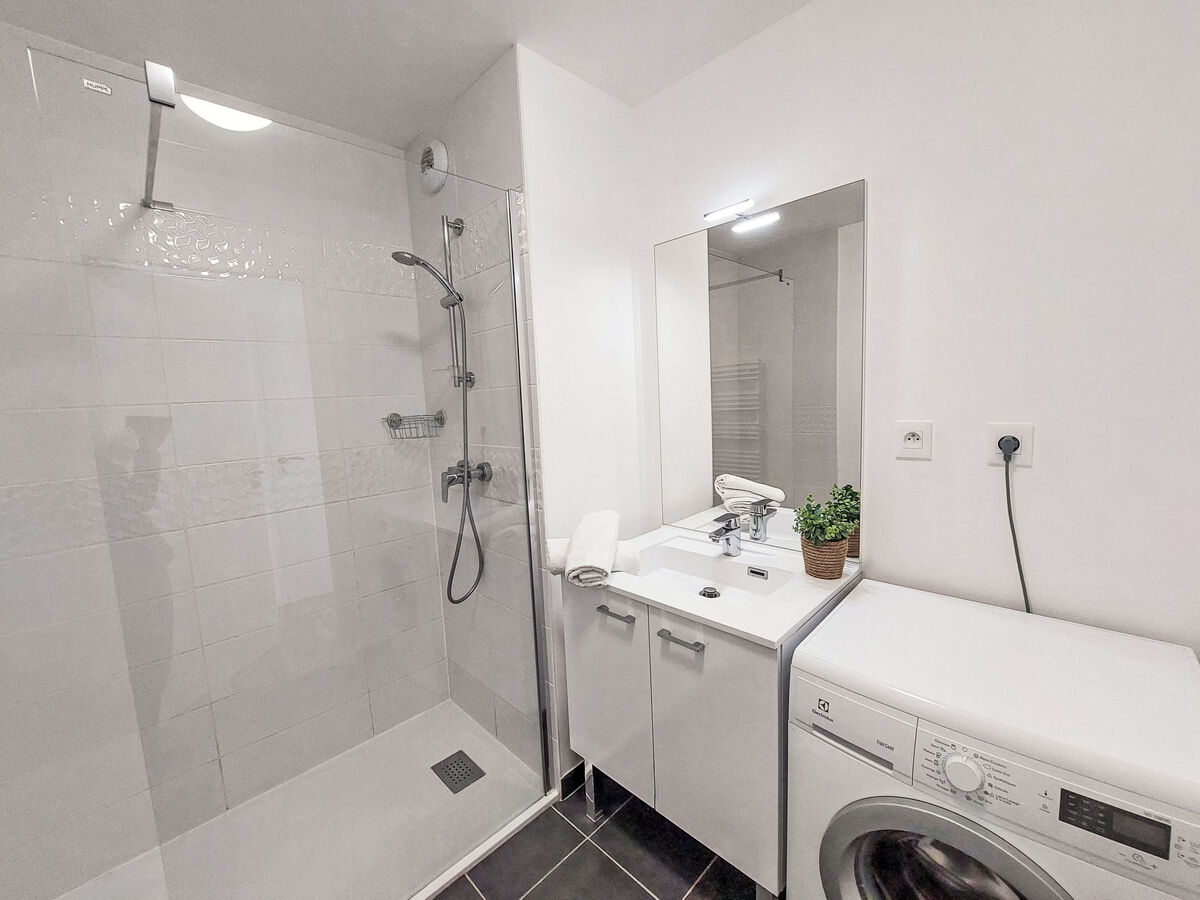 Appartement 3 pièces avec grand balcon sud-ouest et piscine - Photo 14