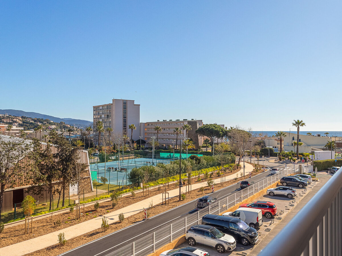 Appartement 2 pièces au Lavandou, 150 m de la plage - Photo 5
