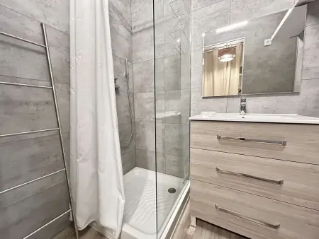 Studio rénové avec parking privatif à Sainte-Maxime : photo 10