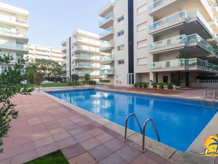 Location appartement à Salou, Appartement pour 7 pers, climatisé, à 750m de la plage avec piscine commune, proche Plaza Europa